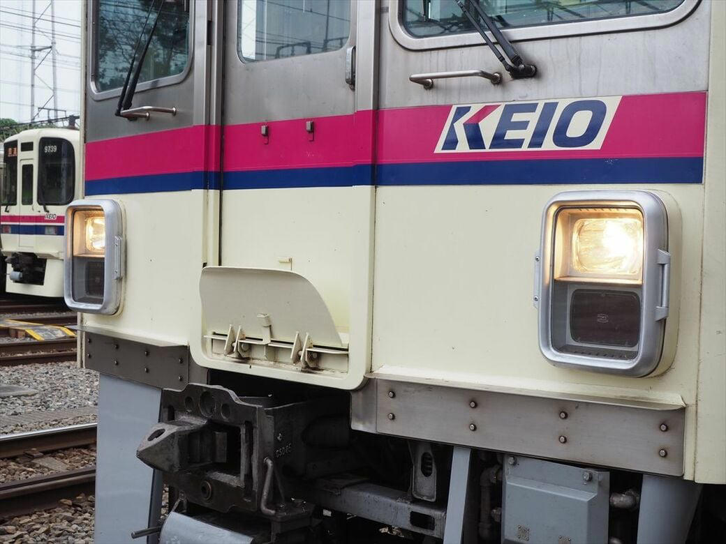 「京王線初」のステンレス製車両, 「ソフト感」や「明るさ」意識, 機器も車内も大幅リニューアル, 生まれ変わった7000系, 「いぶし銀」のステンレス車