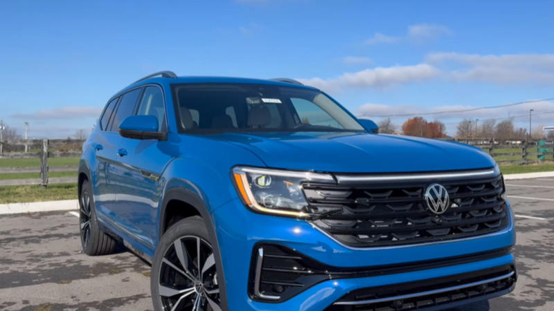 Kia Telluride (2025) , Honda CR-V Hybrid (2025) , Toyota RAV4 Hybrid (2025) , BMW X5 (2025) , Mazda CX-50 (2025) , Jeep Grand Cherokee (2025) , Genesis GV70 (2025) , Mitsubishi Outlander PHEV (2025) , Chevrolet Blazer (2025, Gas Model) , Volkswagen Atlas (2025) , Subaru Ascent (2025) , Infiniti QX50 (2025) , GMC Terrain (2025) , Nissan Rogue (2025)