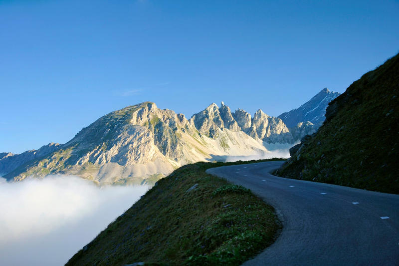 1. Iceland — South Coast Route 1 , 2. Norway — Lysebotn to Sirdal , 3. Ireland — The Ring of Kerry and the Gap of Dunloe, 4. France — Route des Grandes Alpes , 5. Slovenia — Vrsic Pass, 6. Scotland — North Coast 500 (Inverness loop), 7. Italy — Amalfi Coast Drive , 8. Croatia — Adriatic Highway , 9. Austria — Grossglockner High Alpine Road, 10. Romania — Transfagarasan Highway