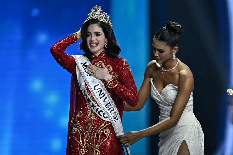 Was there fraud in his election? Will Mexico lose Miss Universe after all?, Calls to give up the crown, Was there fraud in his election?, Accusations against Fatima's family, If she resigns, who gets her crown?, Veena Praveenar would get the title, The first runner-up would take her place, Or would the crown return to Miss Universe 2024?, Fatima does not intend to give up her crown, 'I deserve this crown and I deserve this sash', She worked for this crown, Years of preparation, Fatima thinks it would be unfair, Difficult times, 'Of course it hurts, because they're attacking my family'