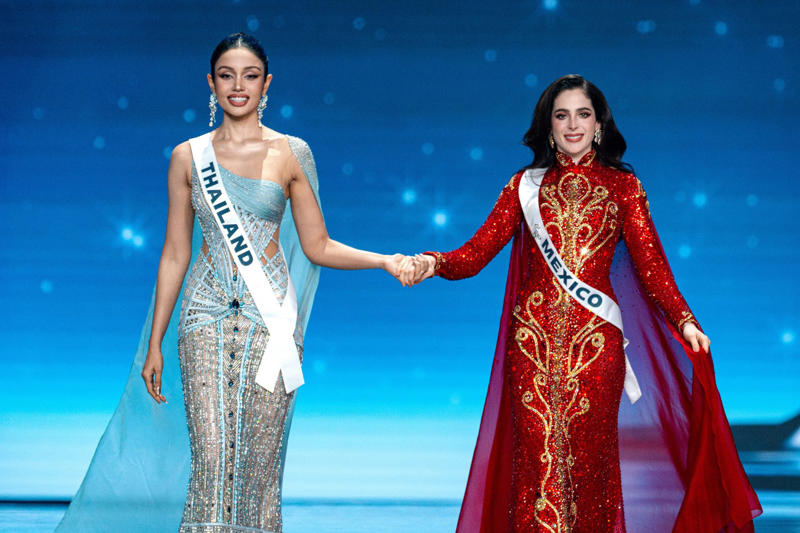 Veena Praveenar would get the title Will Mexico lose Miss Universe after all?, Calls to give up the crown, Was there fraud in his election?, Accusations against Fatima's family, If she resigns, who gets her crown?, Veena Praveenar would get the title, The first runner-up would take her place, Or would the crown return to Miss Universe 2024?, Fatima does not intend to give up her crown, 'I deserve this crown and I deserve this sash', She worked for this crown, Years of preparation, Fatima thinks it would be unfair, Difficult times, 'Of course it hurts, because they're attacking my family'