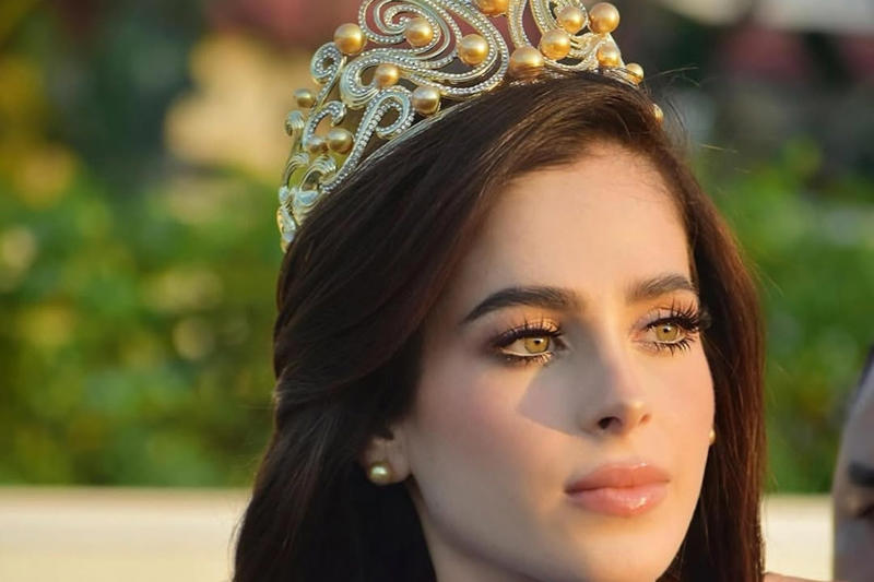 'Of course it hurts, because they're attacking my family' Will Mexico lose Miss Universe after all?, Calls to give up the crown, Was there fraud in his election?, Accusations against Fatima's family, If she resigns, who gets her crown?, Veena Praveenar would get the title, The first runner-up would take her place, Or would the crown return to Miss Universe 2024?, Fatima does not intend to give up her crown, 'I deserve this crown and I deserve this sash', She worked for this crown, Years of preparation, Fatima thinks it would be unfair, Difficult times, 'Of course it hurts, because they're attacking my family'