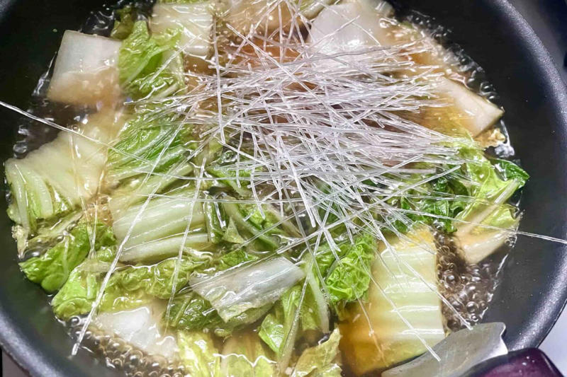 ■「白菜スープ」の材料, ■ワンパンでさっと作れる, ■旨みたっぷり、芯から温まる, ■寒い日にぴったり　「白菜スープ」
