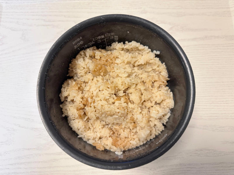 時短で“焼きおにぎり”をたくさん作る方法, 調味料とだしを入れます, 握って、グリルやトースターで焼き目を付けて, 香ばしい“焼きおにぎり”は、冷めたらラップにくるんで冷凍保存