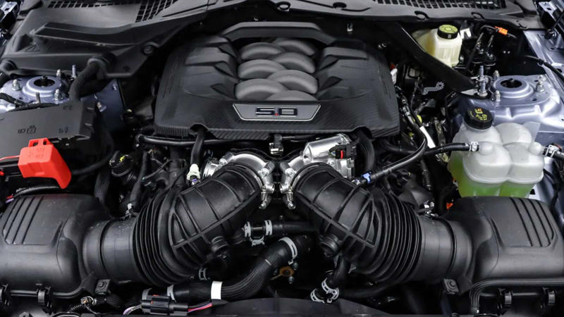 The Everyman Supercar Heartbeat: 6.2L LT2 , The Modern American Powerhouse: The Coyote V8 , Chevrolet Made A Modern Ferrari 458 Engine For The Z06 , Two Engines Departing, One 6.7L Arriving