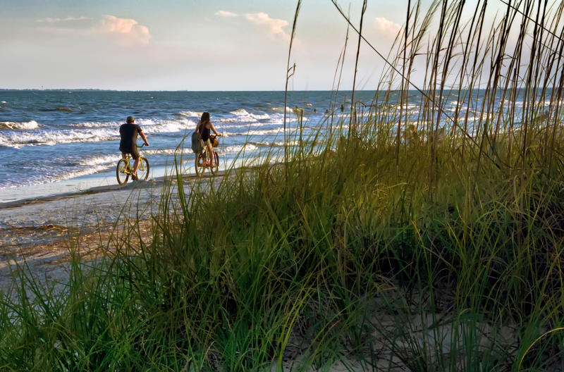 15. Coronado Beach, California, 14. St. Augustine Beach, Florida, 13. Lake Havasu State Park, Arizona, 12. Coligny Beach, Hilton Head, South Carolina, 11. South Padre Island, Texas, 10. Orange Beach, Alabama, 9. Trunk Beach, US Virgin Islands, 8. Siesta Beach, Florida, 7. Kailua Beach Park, Hawaii, 6. Ka'anapali Beach, Hawaii, 5. Hapuna Beach State Park, Hawaii, 4. Kaunaoa Beach (Mauna Kea Beach), Hawaii, 3. Waikiki Beach, Hawaii, 2. Navarre Beach, Florida, 1. Pensacola Beach, Florida