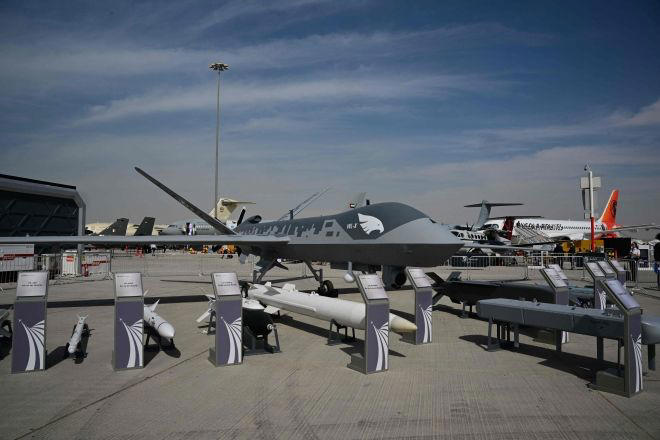 世界初の「AI自律対潜ドローン」…ソノブイ投下・魚雷装備, ドバイ会場で「中国航空力ショーケース」…L-15デモ飛行も注目, 「空の狩人」…中国が海中戦技術競争を主導するか, 「アメリカはF-35で対抗」…中東空域で米中無人機競争本格化, 「輸出型誇示」から「実戦型検証」へ