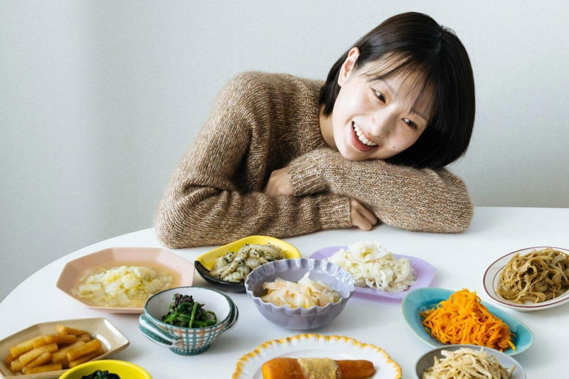 「酒蒸しハンバーグ」で一躍時の人に, パーソナルムック4冊目は「冬野菜」レシピが満載！, 昨年大人気だった「ネオおせち」がさらにアップデート！, ご自愛感抜群、ゆったり楽しむ「スローな煮込み料理」も
