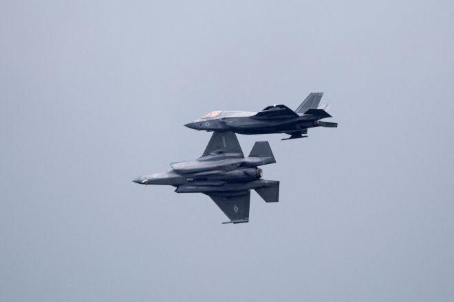 世界初の「AI自律対潜ドローン」…ソノブイ投下・魚雷装備, ドバイ会場で「中国航空力ショーケース」…L-15デモ飛行も注目, 「空の狩人」…中国が海中戦技術競争を主導するか, 「アメリカはF-35で対抗」…中東空域で米中無人機競争本格化, 「輸出型誇示」から「実戦型検証」へ