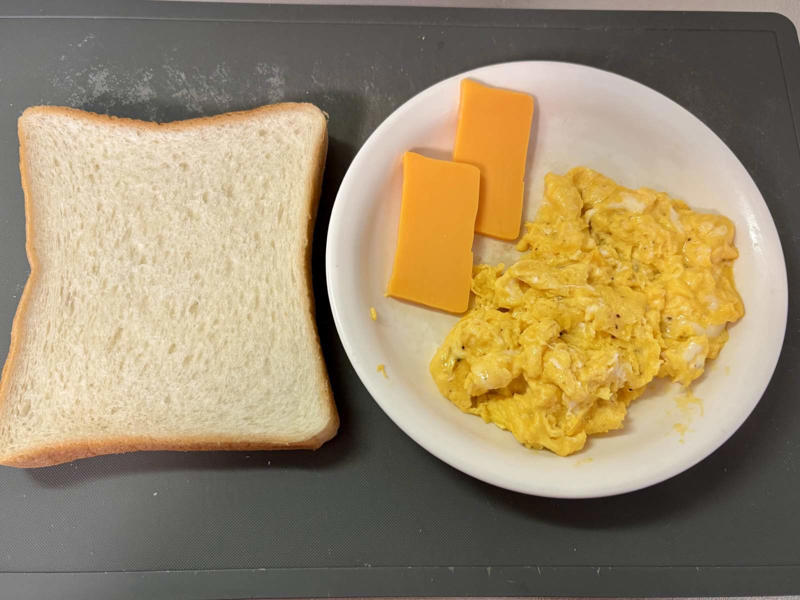 手軽に作れる折りたたみサンドイッチ, 作り方は驚くほどシンプル！のせて折るだけ, 見た目も可愛いのでお弁当にもぴったり！, 手軽さと可愛さを両立