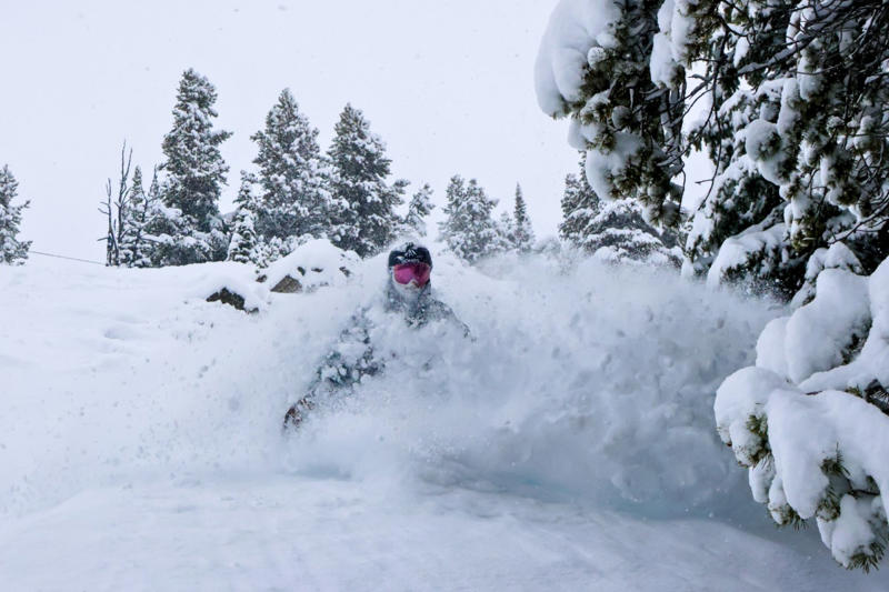 10. Jackson Hole, WY: 317”, 9. Whitewater, BC: 329” (838 cm), 8. Stevens Pass, WA: 332”, 7. Mount Bohemia, MI: 345”, 6. Lake Louise, AB: 351”, 5. Kicking Horse, BC: 353” (899 cm), 4. Alyeska, AK: 353”, 3. Jay Peak, VT: 395”, 2. Mt. Baker Ski Area, WA: 416”, 1. Revelstoke, BC: 440” (1,120 cm)