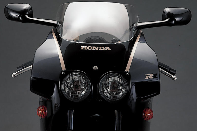 ホンダ「CBR400RR（NC23）」（1988年）の概要, ホンダ「CBR400RR（NC23）」（1988年）の各部装備・ディテール解説, ホンダ「CBR400RR（NC23）」（1988年）の主なスペック・当時価格, 400cc直4レーサーレプリカに至るまでのカウル付きCBR400系の変遷, 関連のおすすめ記事