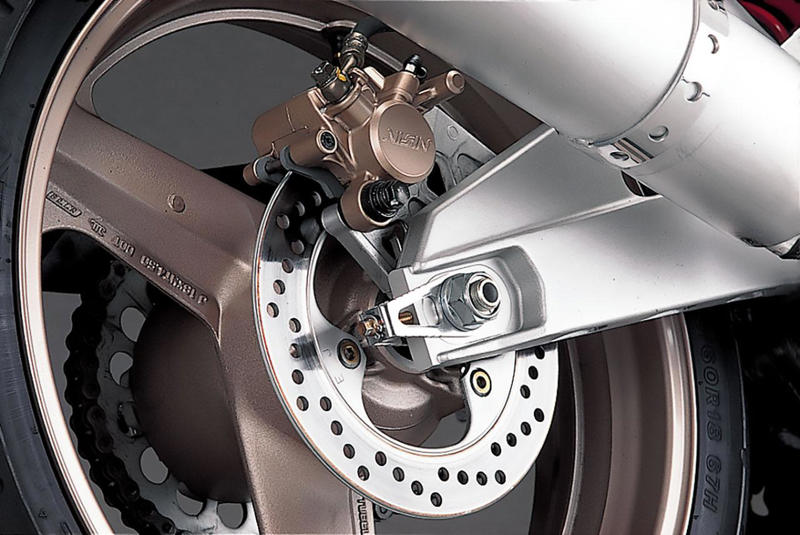ホンダ「CBR400RR（NC23）」（1988年）の概要, ホンダ「CBR400RR（NC23）」（1988年）の各部装備・ディテール解説, ホンダ「CBR400RR（NC23）」（1988年）の主なスペック・当時価格, 400cc直4レーサーレプリカに至るまでのカウル付きCBR400系の変遷, 関連のおすすめ記事