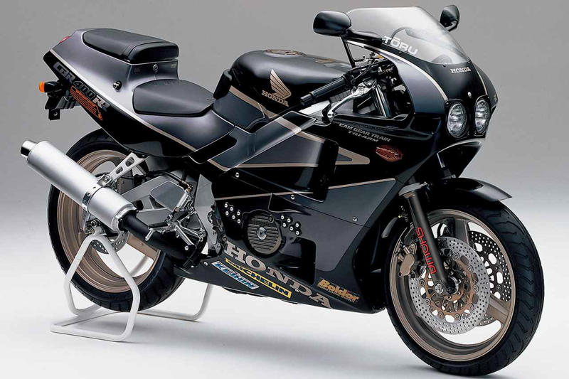 ホンダ「CBR400RR（NC23）」（1988年）の概要, ホンダ「CBR400RR（NC23）」（1988年）の各部装備・ディテール解説, ホンダ「CBR400RR（NC23）」（1988年）の主なスペック・当時価格, 400cc直4レーサーレプリカに至るまでのカウル付きCBR400系の変遷, 関連のおすすめ記事