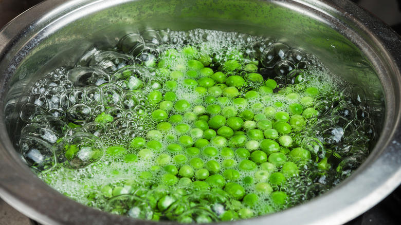 Boiling frozen peas Overcooking them, Boiling frozen peas, Always cooking them, Eating them plain, Thinking they're bland, Believing you can undercook them, Sticking to the microwave, Not steaming them, Limiting yourself to green peas