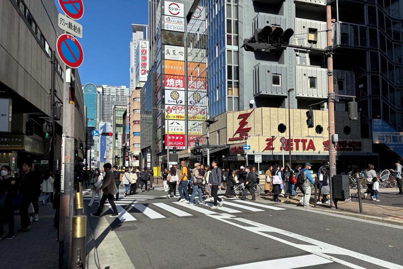 街を埋め尽くす若者の流入, 人気店が近隣商業施設へ移転, 阪急などが次々に再開発, 高層建築物の導入効果, サブカルの店舗が相次いで進出, 「若者の街」の変貌期