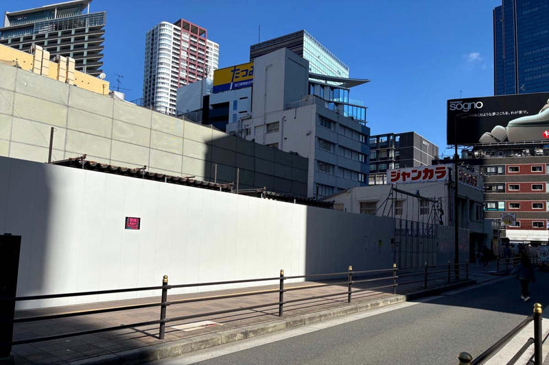 街を埋め尽くす若者の流入, 人気店が近隣商業施設へ移転, 阪急などが次々に再開発, 高層建築物の導入効果, サブカルの店舗が相次いで進出, 「若者の街」の変貌期
