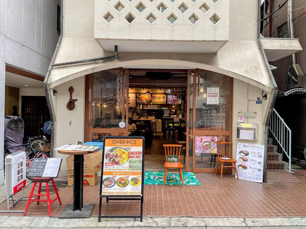超高層ビルだけじゃない街, 田町タワーを過ぎると…, タワマン「白金ザ・スカイ」にちなんだメニューも, 自分史上最小の店を発見！, 魚がおいしい「諸国地酒銘酒処 芝の浦」, タワマン増殖で田町に起きた変化, タワマンがある風景と歴史が交差する田町