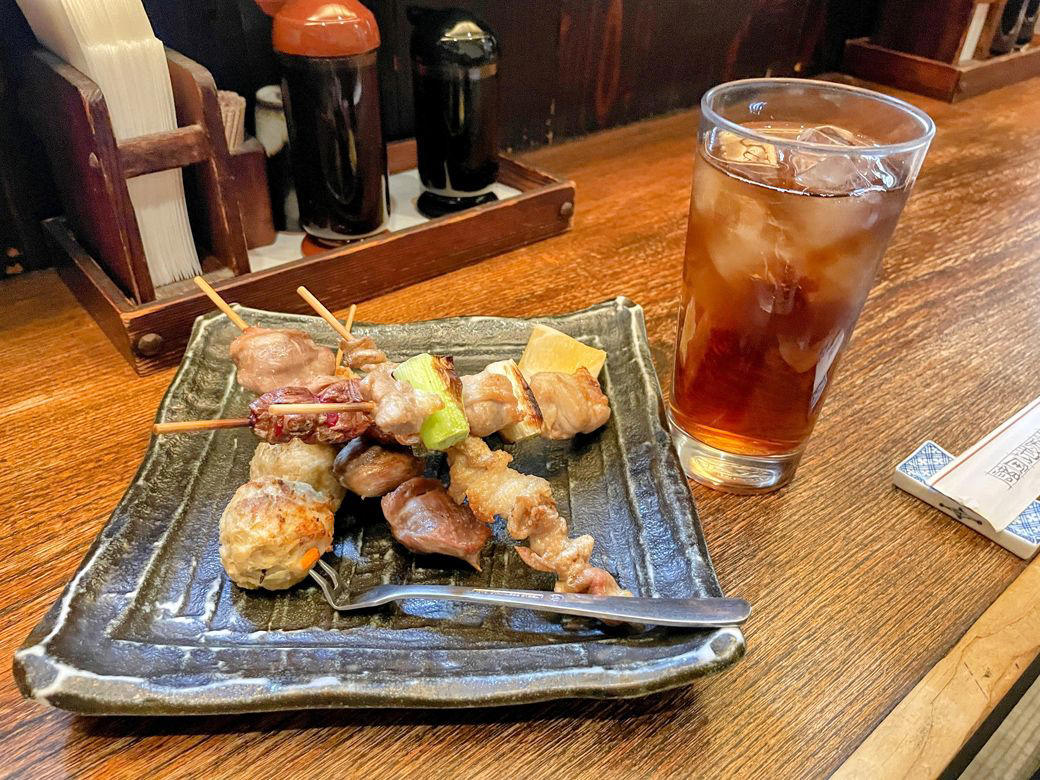 超高層ビルだけじゃない街, 田町タワーを過ぎると…, タワマン「白金ザ・スカイ」にちなんだメニューも, 自分史上最小の店を発見！, 魚がおいしい「諸国地酒銘酒処 芝の浦」, タワマン増殖で田町に起きた変化, タワマンがある風景と歴史が交差する田町