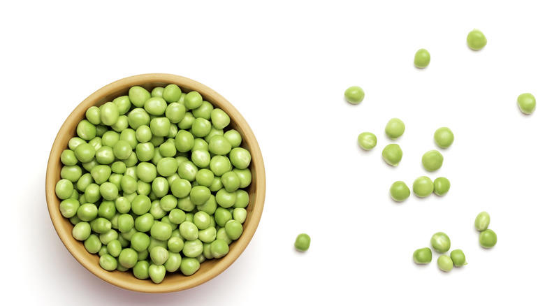 Believing you can undercook them Overcooking them, Boiling frozen peas, Always cooking them, Eating them plain, Thinking they're bland, Believing you can undercook them, Sticking to the microwave, Not steaming them, Limiting yourself to green peas