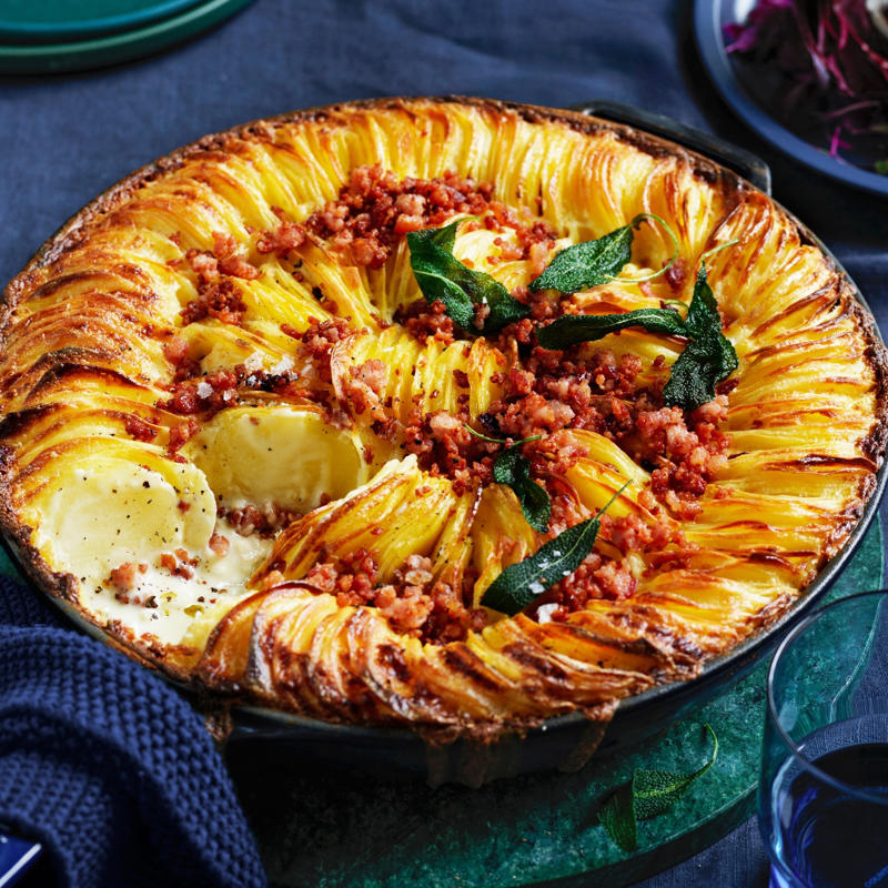 The best French recipes to master in 2026,          French onion soup      ,          Tartiflette with bacon and sage      ,          France-Soir’s omelette au fromage      ,          Crème brûlées      ,          Duck à l’orange      ,          How to make bouillabaisse with Damien Pignolet      ,          Boeuf Bourguignon      ,          Crêpes Suzette      ,          France-Soir’s Onglet À l’échalote: Hanger steak with eschallots      ,          Moules à la Normande      ,          Puy lentils with bacon and Brussels sprouts      ,          Easy duck and sausage cassoulet      ,          Blueberry millefeuille with rosemary and sweet vermouth crème pâtissière      