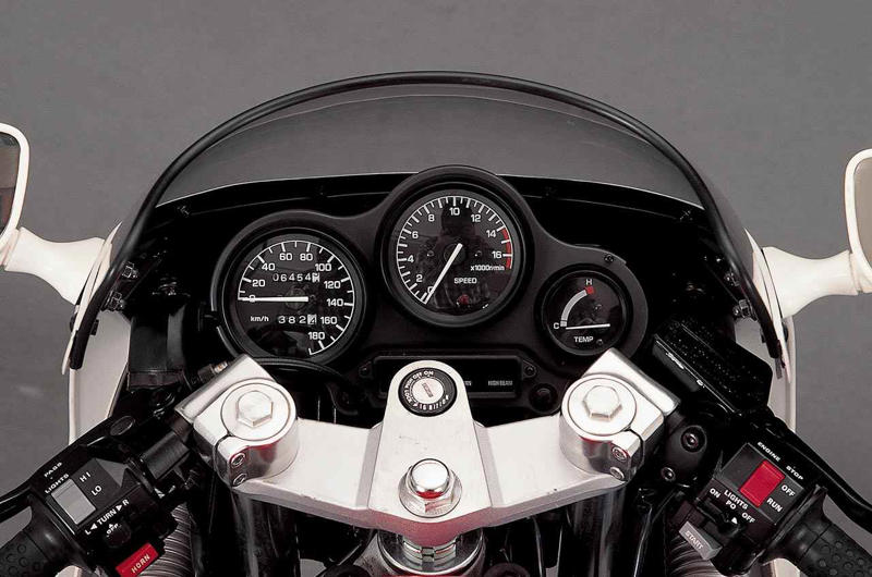 ヤマハ「FZR400（1WG）」（1988年）の概要, ヤマハ「FZR400（1WG）」（1988年）の各部装備・ディテール解説, ヤマハ「FZR400（1WG）」（1988年）の主なスペック・当時価格, 関連のおすすめ記事