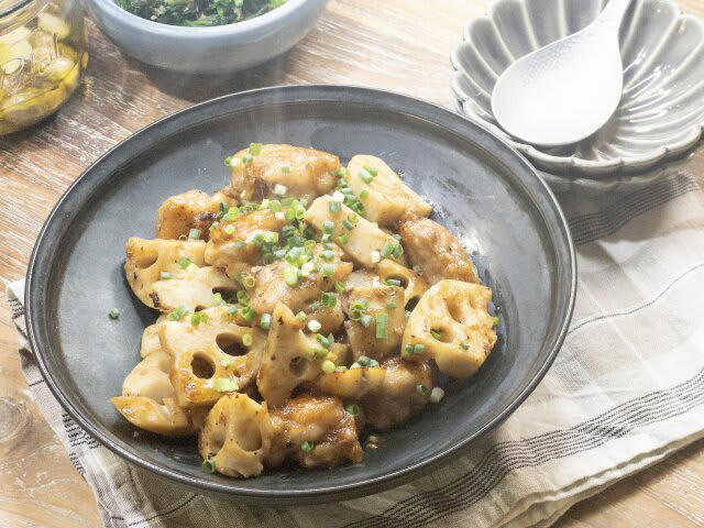 鶏肉とれんこんの甘辛炒めを作るのにかかる時間, 鶏肉とれんこんの甘辛炒めのカロリー, フライパン1つでメインのおかず！鶏肉とれんこんの甘辛炒め, 鶏肉とれんこんの甘辛炒めのレシピ, 鶏肉とれんこんの甘辛炒めの材料（2人分）, 鶏肉とれんこんの甘辛炒めの作り方