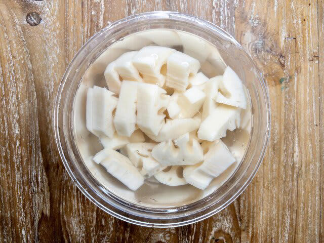 鶏肉とれんこんの甘辛炒めを作るのにかかる時間, 鶏肉とれんこんの甘辛炒めのカロリー, フライパン1つでメインのおかず！鶏肉とれんこんの甘辛炒め, 鶏肉とれんこんの甘辛炒めのレシピ, 鶏肉とれんこんの甘辛炒めの材料（2人分）, 鶏肉とれんこんの甘辛炒めの作り方