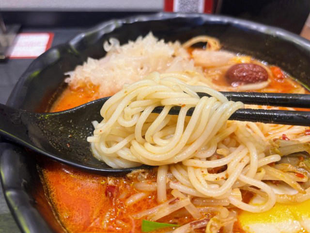 【スパイシーな冬限定メニュー】, 【あのトレンドグルメの影響も…!?】, 【チャイミルクティーもおすすめ！】, 【まとめ：冬にぴったりな旨辛薬膳麺】