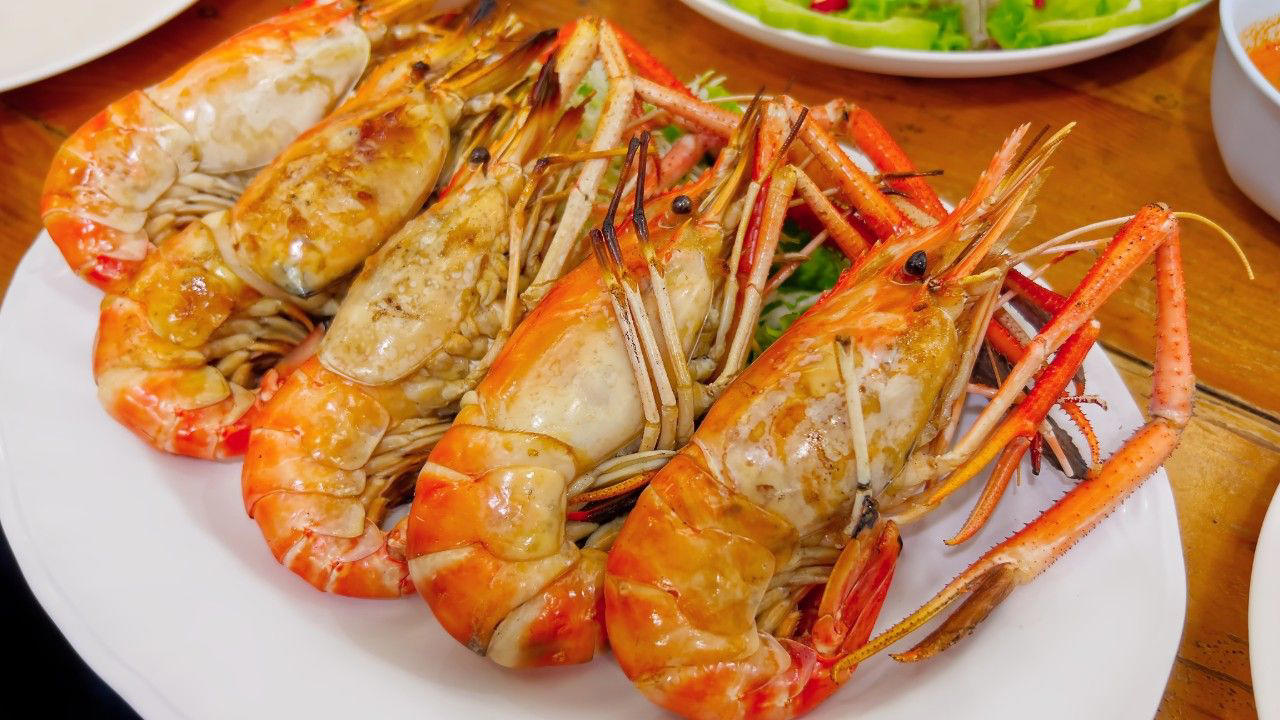 เมนูกุ้งง่ายๆ ทำกินได้ที่บ้าน, เมนูกุ้งแม่น้ำย่างหอมๆ, เมนูกุ้งฝอยชุบแป้ง, เมนูกุ้งกับไข่ มื้ออาหารง่ายๆ, เมนูกุ้งกระเทียมหอมกรุ่น, เมนูกุ้งเผ็ดๆ รสจัดจ้าน, เมนูกุ้งคลีนเพื่อสุขภาพ