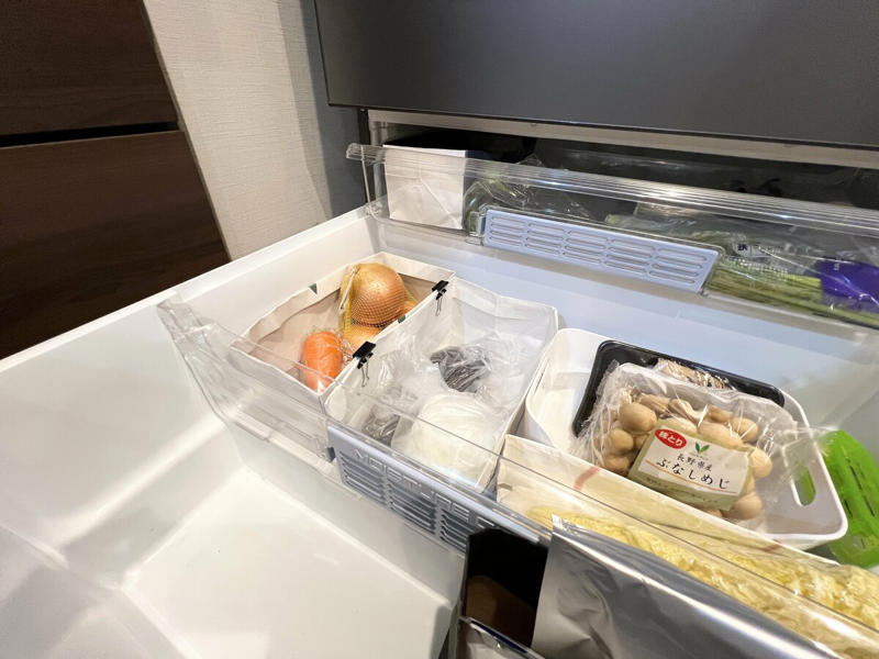 おいしい楽しみを迎える準備なら、ワクワクで取り組める！, 賞味期限ぎれの食品のチェックと庫内の掃除からスタート, 年末年始は“ゲスト品”のスペースをいつもより多めに, 冷蔵庫を整えて、スッキリ見とおしのよい新年を