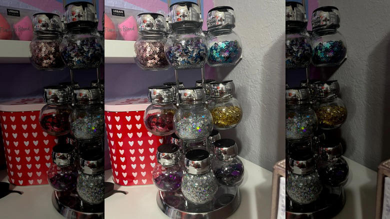 Plant propagators, Homemade sprinkle jars, Small vases, Terrariums, Office supply receptacles, Single-serve salad dressing containers, Art supply holders, Toothpick holders, Pill boxes, Proprietary spice blend jars, Toiletry holders, Travel kits, Fly traps, Spell bottles, Lunchbox parmesan shakers, Fairy houses