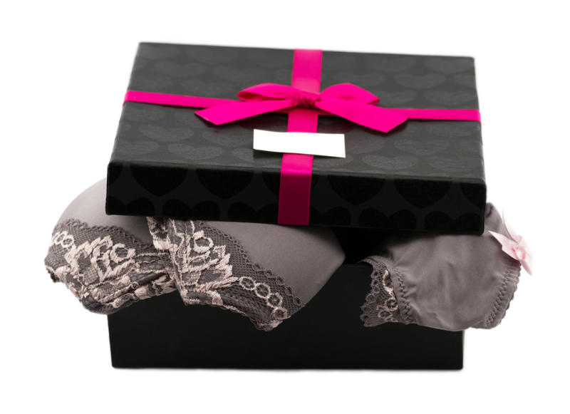 Exercise equipment, Calendar, Cosmetics, Cleaning supplies, Lingerie, Ugly holiday sweater, Fruitcake, Souvenirs, Air fresheners, Cheap candy and chocolate, Random gift cards, Throw pillows, Hand-me-downs, Self-help books, Toiletries, Fruit baskets, A tie or scarf, Handcrafted anything, Keychain, A loud toy