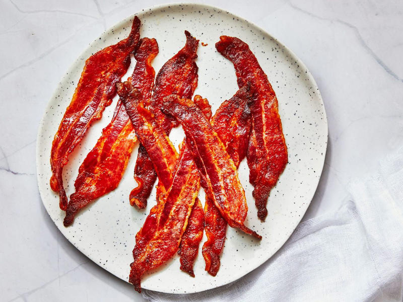 What Is Canadian Bacon?, What Is Canadian Ham?, What Are The Differences Between Canadian Bacon and Ham?, Can Canadian Bacon And Ham Be Used Interchangeably In Recipes?, How Are They Similar To American Bacon?