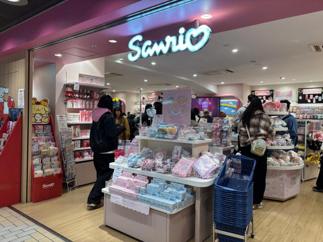 ・ボンボンドロップシールとは, ・新宿の雑貨店＆文具店を探してみる, ・シールコーナーの異変, ・一縷の望みをかけて穴場へ, ・シールコーナーの異変, ・クリスマスまでに増産がんばってください！