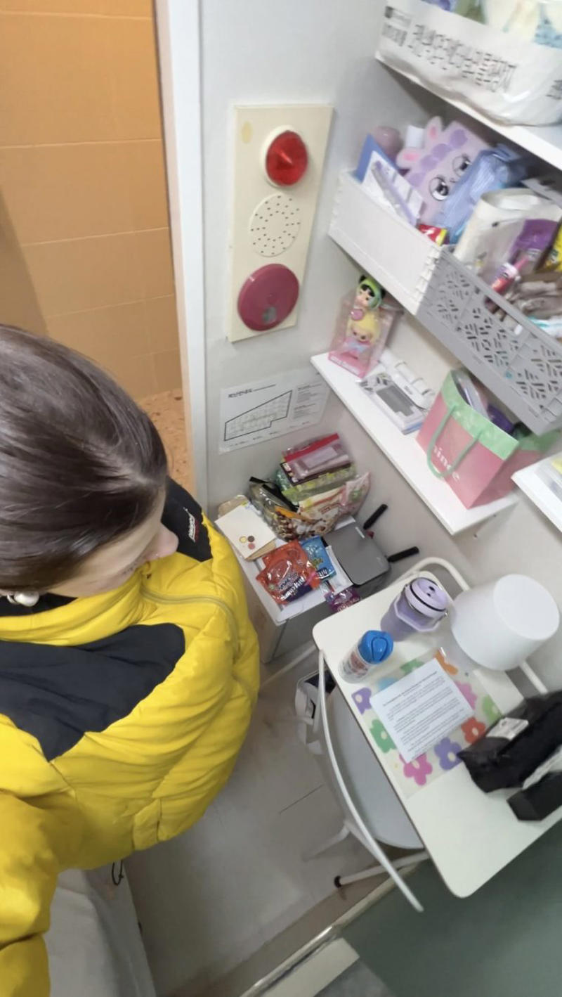 Living in a goshiwon Freeing myself from hoarding, Living in a goshiwon, Changing lifestyle, 'It's comfortable and convenient'