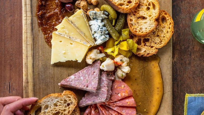 The Catbird Seat, Redheaded Stranger, Uzbegim Halal Restaurant, Little Coyote, Easy Bistro &amp; Bar, Main Street Meats, The Rosecomb, The Lobbyist, Felicia Suzanne's, Andrew Michael Italian Kitchen, Hog and Hominy, Potchke Deli, J.C. Holdway