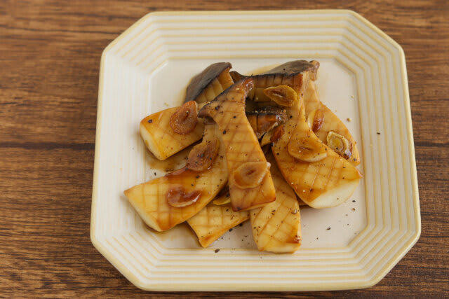 エリンギの簡単おつまみを作るのにかかる時間, エリンギの簡単おつまみをのカロリー, エリンギのガーリックバタぽん焼きのレシピ, エリンギのガーリックバタぽん焼きの材料（2人分）, エリンギのガーリックバタぽん焼きの作り方, エリンギのヤンニョムチーズ焼きのレシピ, エリンギのヤンニョムチーズ焼きの材料（2人分）, エリンギのヤンニョムチーズ焼きの作り方
