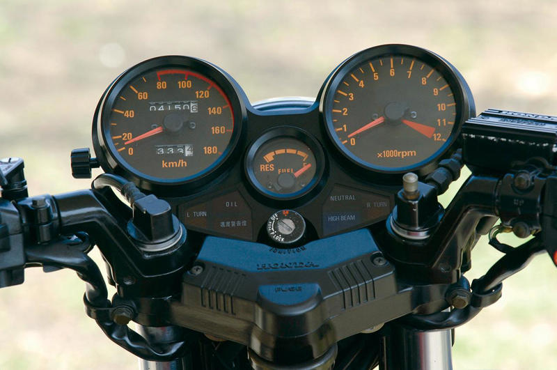 ホンダ「CBX400F」（1981年）の概要, ホンダ「CBX400F」（1981年）の各部装備・ディテール解説, ホンダ「CBX400F」（1981年）の主なスペック, 関連のおすすめ記事