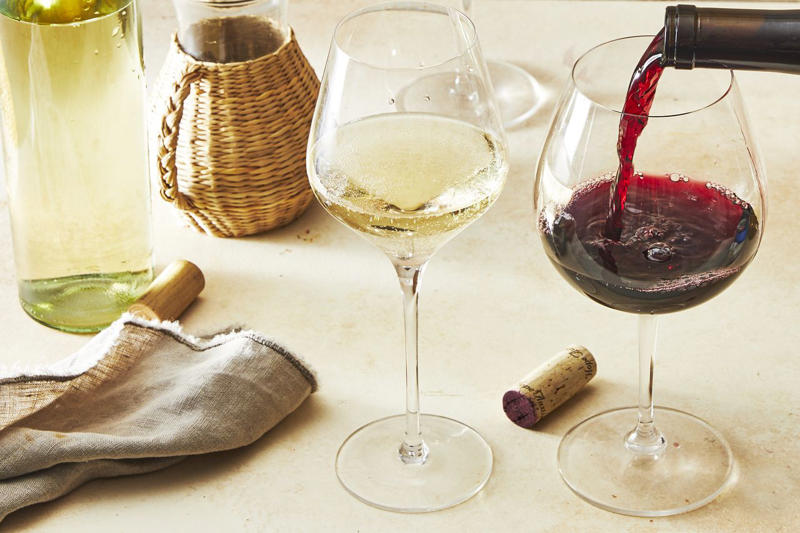 How Long Wine Lasts After Opening, What Affects The Shelf Life Of Opened Wine?, Best Practices For Storing Open Wine, Signs Your Opened Bottle Is Past Drinking , Common Misconceptions About Open Wine