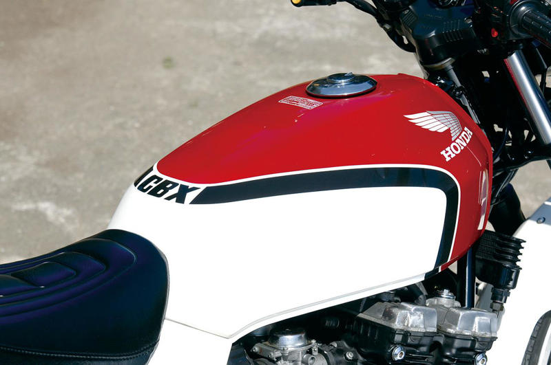 ホンダ「CBX400F」（1981年）の概要, ホンダ「CBX400F」（1981年）の各部装備・ディテール解説, ホンダ「CBX400F」（1981年）の主なスペック, 関連のおすすめ記事