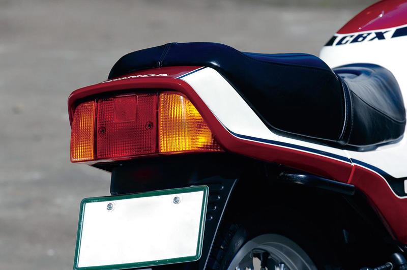 ホンダ「CBX400F」（1981年）の概要, ホンダ「CBX400F」（1981年）の各部装備・ディテール解説, ホンダ「CBX400F」（1981年）の主なスペック, 関連のおすすめ記事