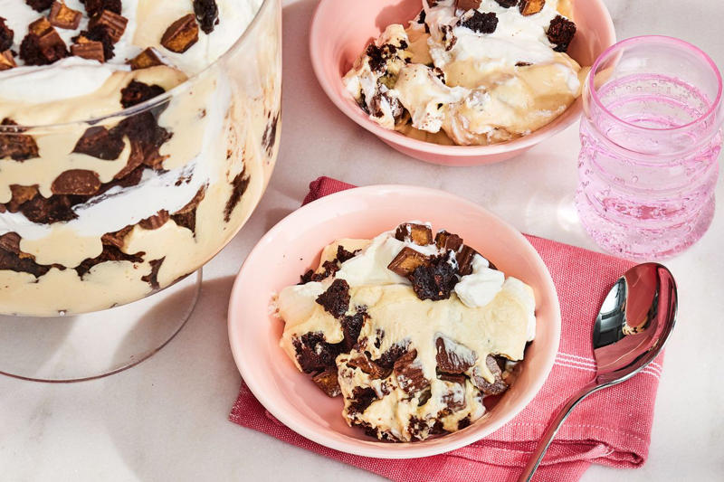 Can Be Made In Advance, Showstopping Display, Crowd-Pleasing Flavors, A Touch Of Nostalgia, Easy To Make, Prepare The Components, Assemble The Trifle
