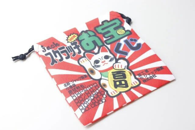 大人のコーデがびしっと決まる！ズレ上がり防止テープ, 売り切れ必至！大人メイクにおすすめな涙袋アイシャドウ, 懐かしデザインで使い道いろいろ！駄菓子デザインのミニ巾着, 集めるほど楽しい！大人もハマるファストフードブロック
