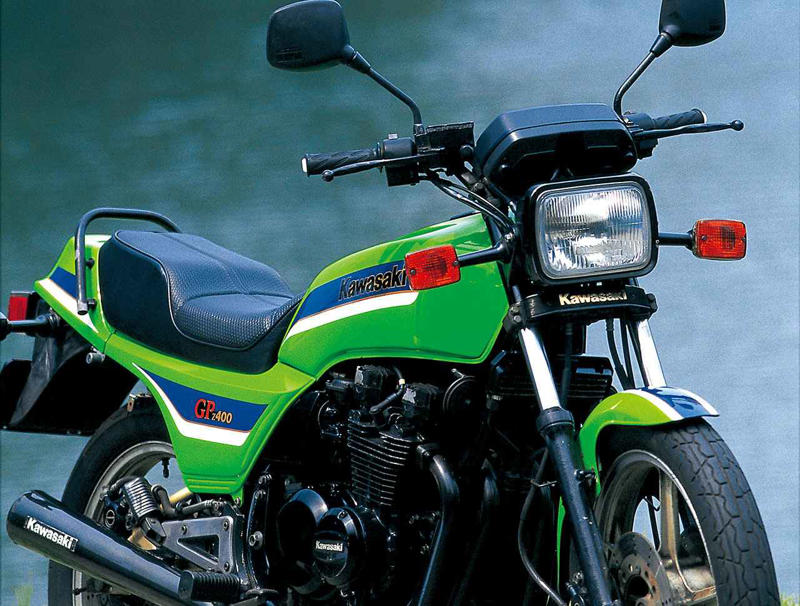 カワサキ「Z400GP」（1982年）の概要, カワサキ「Z400GP」（1982年）の各部装備・ディテール解説, カワサキ「Z400GP」（1982年）のカタログ, カワサキ「Z400GP」（1982年）の主なスペック・当時価格, 関連のおすすめ記事