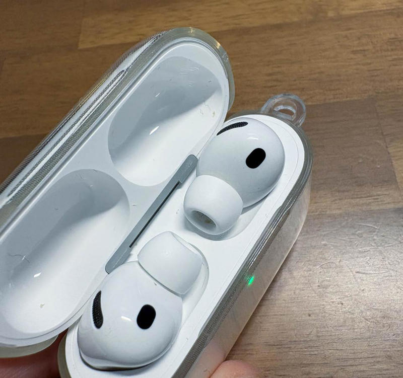 Pro3は「上位モデル」なのか、AirPods 4とは別なのか, Pro3とAirPods4、装着感の違い, ノイズキャンセル性能の差, 音質と機能面の差, まとめ：価格差と総合評価