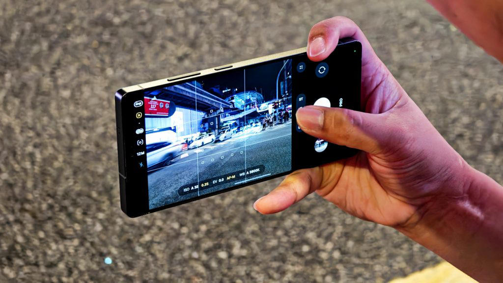 200MP Keeps Details Sharp, Always, DSLR-like Bokeh Shots with Portrait Mode, Take the Wheel with Pro Mode &amp; Expert RAW, Removing Unwanted Objects Effortlessly with Galaxy AI, Final Thoughts