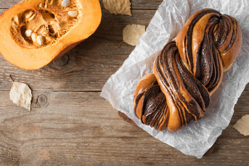 Pumpkin babka Candy cane cake pops, Polar bear cupcakes, Festive truffles, Red velvet cupcakes, Strawberry Santas, Chocolate mocha cupcakes, Christmas tree cakes, White chocolate Christmas bark, Eggnog cheesecake, Chai snowflake cookies, Gingerbread cake with eggnog frosting, Chocolate yule log cake, Candy cane cake, Hanging cookies, Rocky road fudge, Cranberry pie, Cookie tree, Red velvet trifle, Gingerbread hot chocolate, Reindeer cookies, Gingerbread loaf cake, Jam sandwich cookies, Baileys chocolate mousse, Pumpkin mousse, Maple pecan cheesecake, Orange liqueur cake, Pear and cranberry tart, Pumpkin babka
