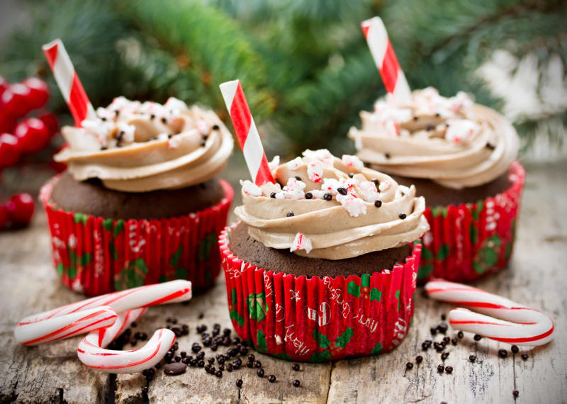 Chocolate mocha cupcakes Candy cane cake pops, Polar bear cupcakes, Festive truffles, Red velvet cupcakes, Strawberry Santas, Chocolate mocha cupcakes, Christmas tree cakes, White chocolate Christmas bark, Eggnog cheesecake, Chai snowflake cookies, Gingerbread cake with eggnog frosting, Chocolate yule log cake, Candy cane cake, Hanging cookies, Rocky road fudge, Cranberry pie, Cookie tree, Red velvet trifle, Gingerbread hot chocolate, Reindeer cookies, Gingerbread loaf cake, Jam sandwich cookies, Baileys chocolate mousse, Pumpkin mousse, Maple pecan cheesecake, Orange liqueur cake, Pear and cranberry tart, Pumpkin babka