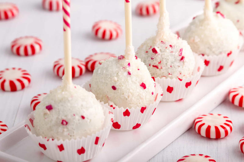 Candy cane cake pops Candy cane cake pops, Polar bear cupcakes, Festive truffles, Red velvet cupcakes, Strawberry Santas, Chocolate mocha cupcakes, Christmas tree cakes, White chocolate Christmas bark, Eggnog cheesecake, Chai snowflake cookies, Gingerbread cake with eggnog frosting, Chocolate yule log cake, Candy cane cake, Hanging cookies, Rocky road fudge, Cranberry pie, Cookie tree, Red velvet trifle, Gingerbread hot chocolate, Reindeer cookies, Gingerbread loaf cake, Jam sandwich cookies, Baileys chocolate mousse, Pumpkin mousse, Maple pecan cheesecake, Orange liqueur cake, Pear and cranberry tart, Pumpkin babka